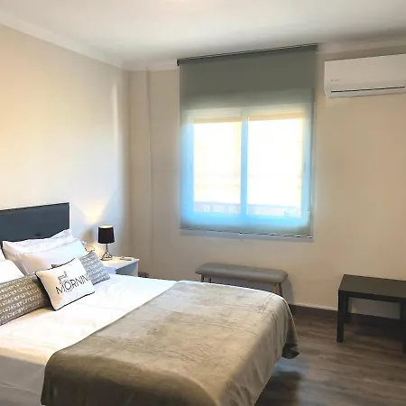 Apartment Apartment, 3 Bedrooms, Downtown *